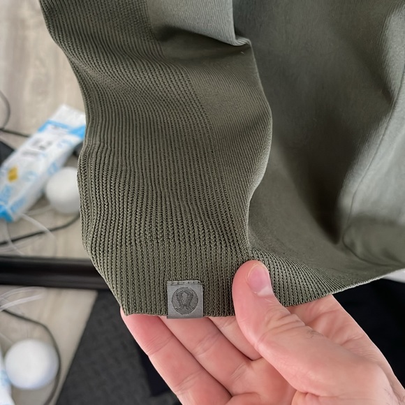 LULULEMON MENS KNIT SHORT SLEEVE CREW   NWOT - Picture 5 of 5